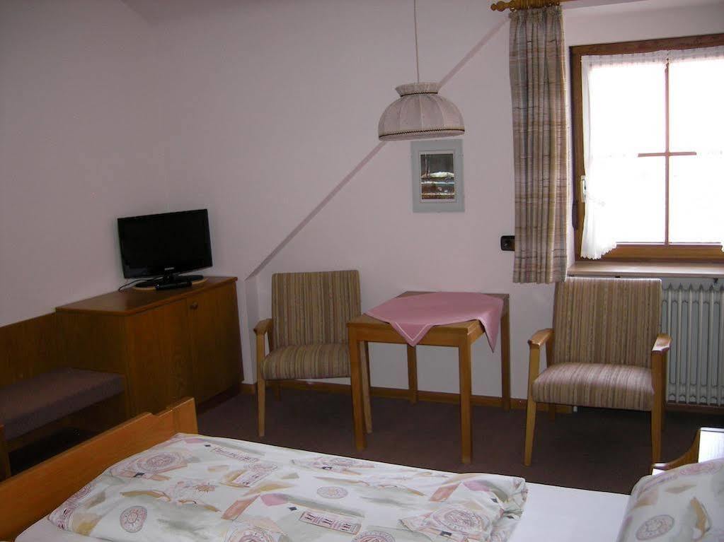 Zum Hirschen 3*